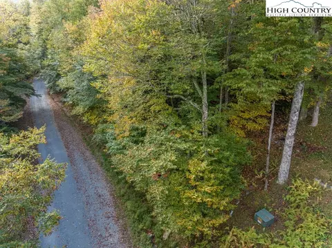 125 E Blueberry Ln, Beech Mountain, NC 28604 photo 14