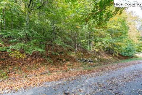 125 E Blueberry Ln, Beech Mountain, NC 28604 photo 16