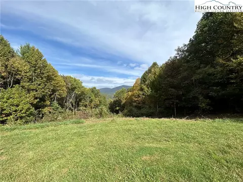 13 Solitude Ln, Todd, NC 28684 photo 4
