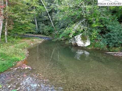 8405 Elk Creek Rd, Deep Gap, NC 28618 photo 13