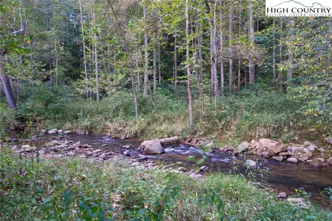 8405 Elk Creek Rd, Deep Gap, NC 28618 photo 6