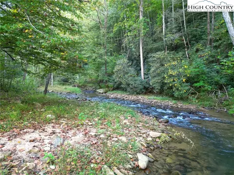 8405 Elk Creek Rd, Deep Gap, NC 28618 photo 14