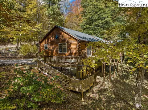 374 Rocky Knob Rd, Zionville, NC 28698