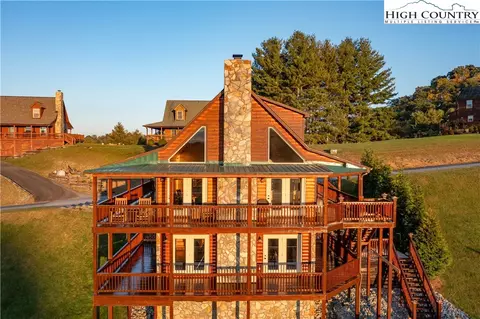 629 Deerwood Rd, Piney Creek, NC 28663