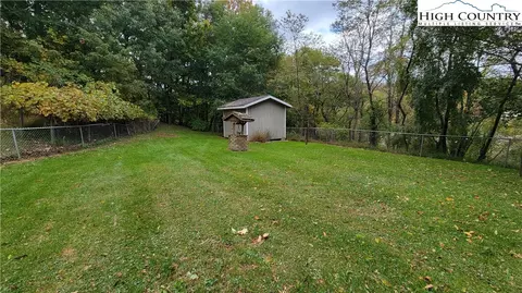198 Locust Hl, Boone, NC 28607 photo 3