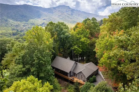 125 Farm Ln, Banner Elk, NC 28604