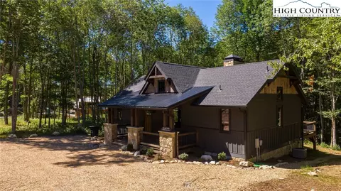 335 Rippling Waters Trl, Banner Elk, NC 28604