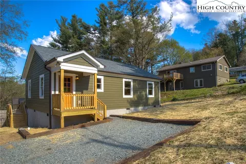 201 Hillside Dr, Boone, NC 28607