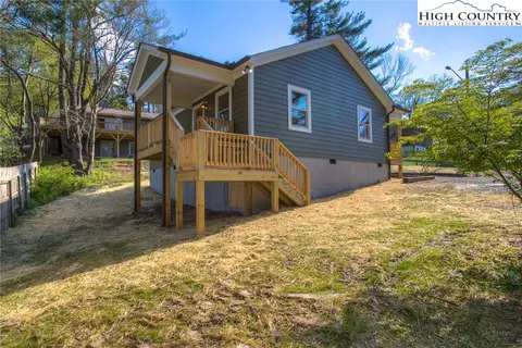201 Hillside Dr, Boone, NC 28607 photo 2