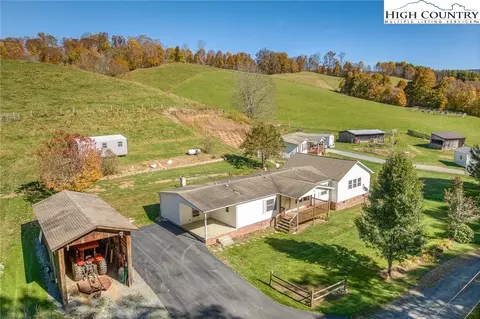 462 Oscar Rd, Zionville, NC 28698