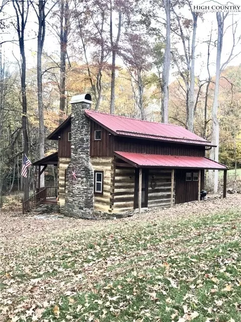 768 Carl Eastridge Rd, Warrensville, NC 28693