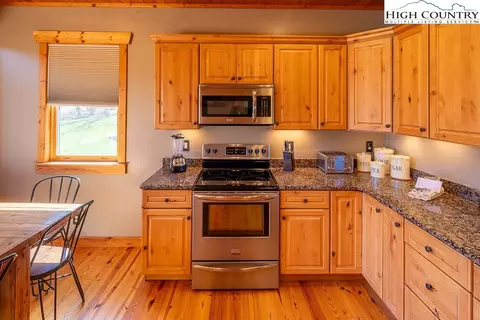 285 Four Diamond Dr, Seven Devils, NC 28604 photo 14