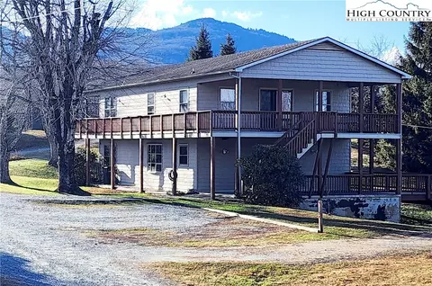 215 Apple Way Rd, Blowing Rock, NC 28605