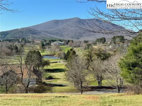 66 Charter Place, Jefferson, NC 28640
