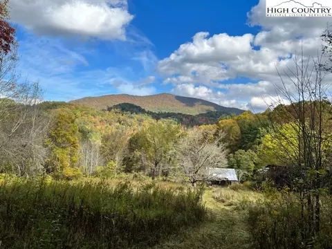 2815 Dark Ridge Rd, Elk Park, NC 28622