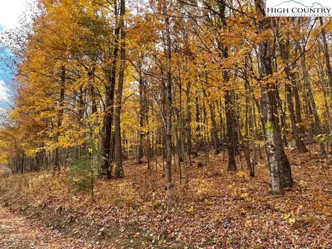 27 Winter Street, Jefferson, NC 28640