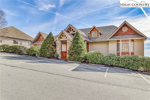 138 Windy Knl #4A, Sugar Mountain, NC 28604