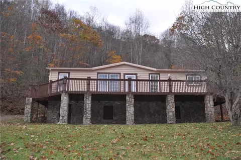 420 Shoaf Ln, Warrensville, NC 28693