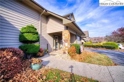 419 E Landing Dr #A2, Jefferson, NC 28640