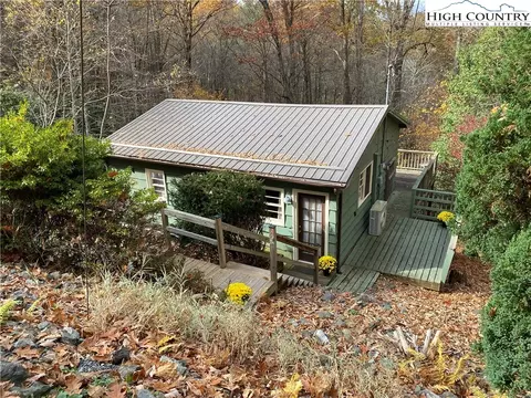 208 Bradley Ct, Boone, NC 28607