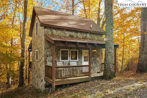145 Gilliam Rd, Banner Elk, NC 28604