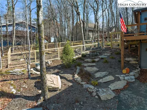 View/Area - 103 Wintergreen Way Rd, Beech Mountain, NC 28604 photo 6 of 8
