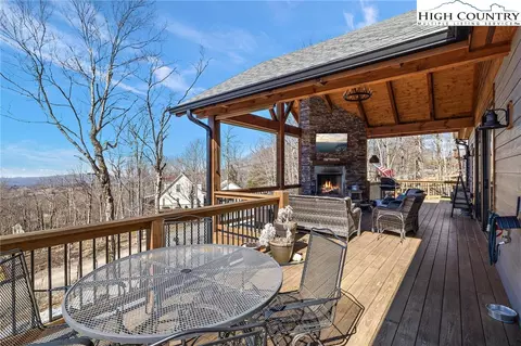 Exterior - 103 Wintergreen Way Rd, Beech Mountain, NC 28604 photo 4 of 6