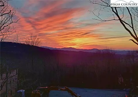 103 Wintergreen Way Rd, Beech Mountain, NC 28604