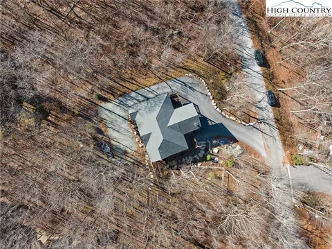 View/Area - 103 Wintergreen Way Rd, Beech Mountain, NC 28604 photo 5 of 8