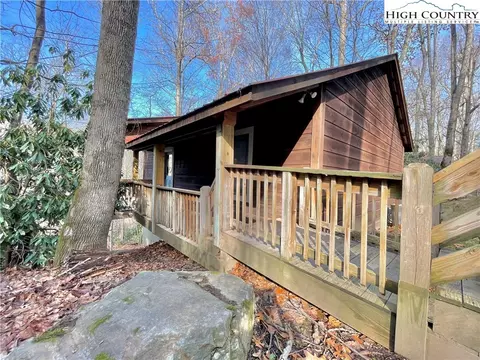 320 Red Feather Trl, Boone, NC 28607 photo 2