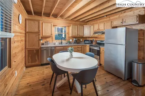 320 Red Feather Trl, Boone, NC 28607 photo 4
