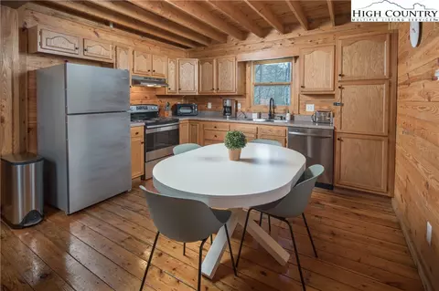 350 Red Feather Trl, Boone, NC 28607 photo 4