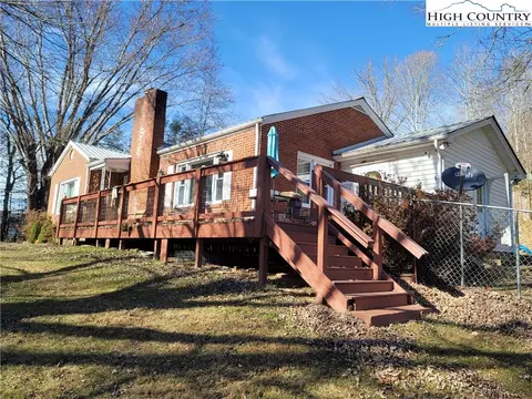 155 Helton Rd, Grassy Creek, NC 28631
