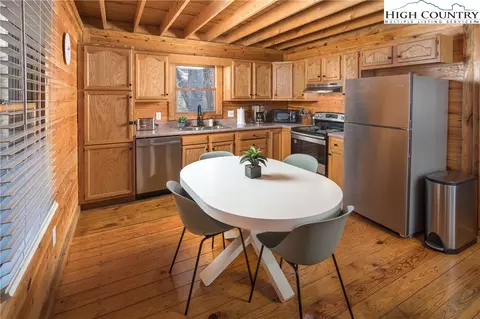 250 Red Feather Trl, Boone, NC 28607 photo 4