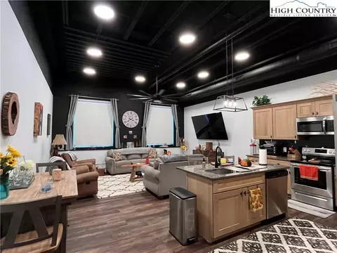 215 S Jefferson Ave #105, West Jefferson, NC 28694