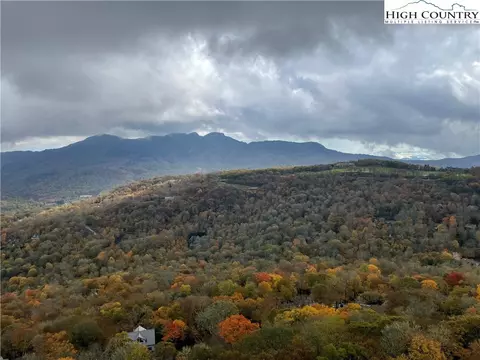 303 Sugar Top Dr #3728, Sugar Mountain, NC 28604
