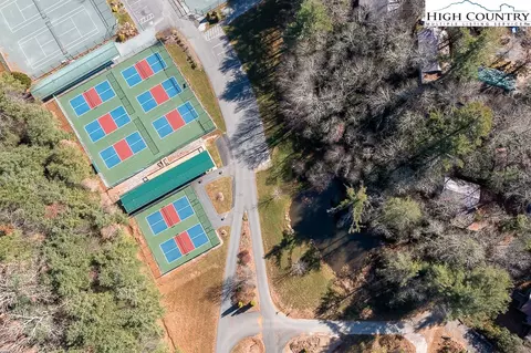 65 Aster Rd, Newland, NC 28657