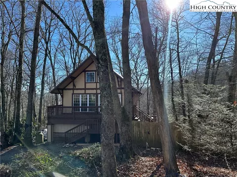 321 Temple Spring Ln, Newland, NC 28657
