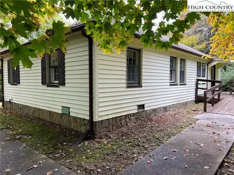 2259 Spanish Oak Rd, Newland, NC 28657