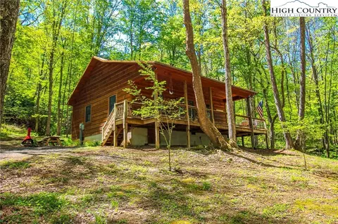380 N Acorn Dr, Warrensville, NC 28693