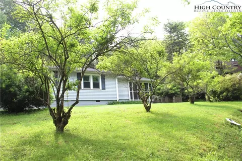 103 Wilson Coffey Rd, Blowing Rock, NC 28605