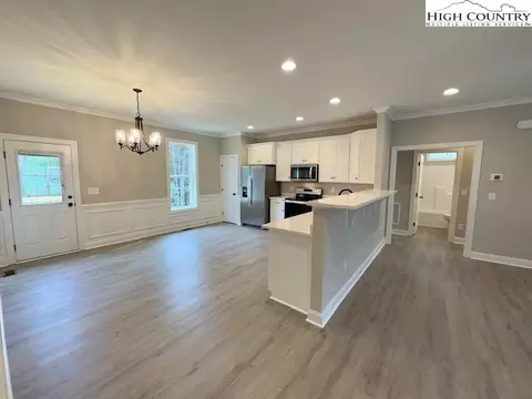 24 Kennington Way, Roaring Gap, NC 28668 photo 5