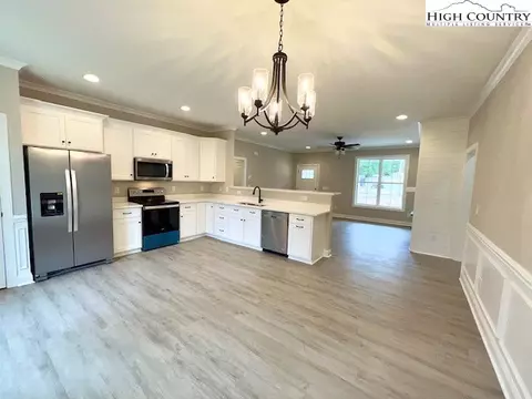 24 Kennington Way, Roaring Gap, NC 28668 photo 3