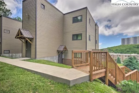 101 Sugar Ski Dr #123, Sugar Mountain, NC 28604