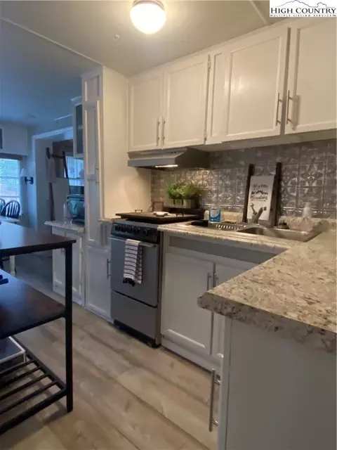 50 Jack Pine Loop, Newland, NC 28657 photo 8