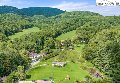 70 Painter Rd, Banner Elk, NC 28604