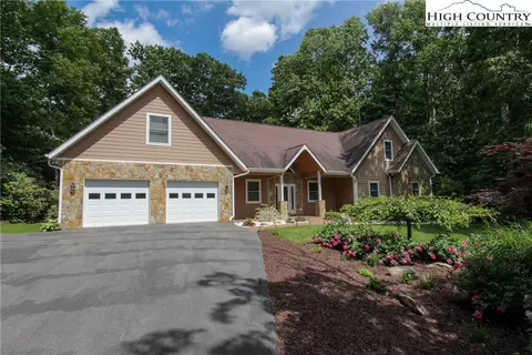 361 Fairway Oaks Dr, West Jefferson, NC 28694