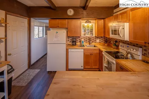 123 Skiway Cir, Beech Mountain, NC 28604 photo 16