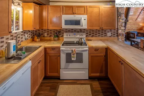 123 Skiway Cir, Beech Mountain, NC 28604 photo 18