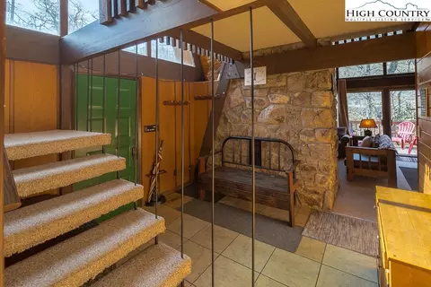 123 Skiway Cir, Beech Mountain, NC 28604 photo 4